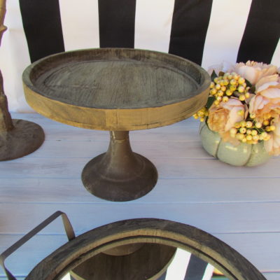 Wood cake stand