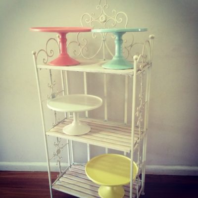 Coloured cake stands