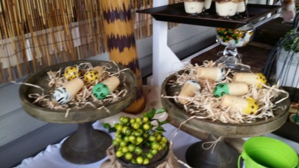Wood cake stand