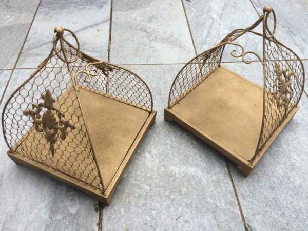 Gold cage trays