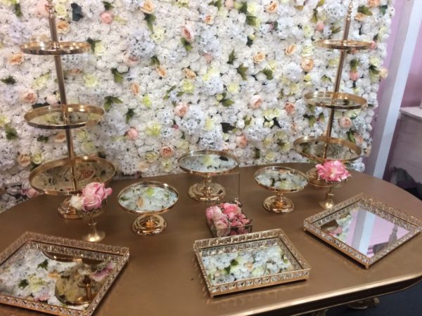 Shiny gold and crystal large mirror tray