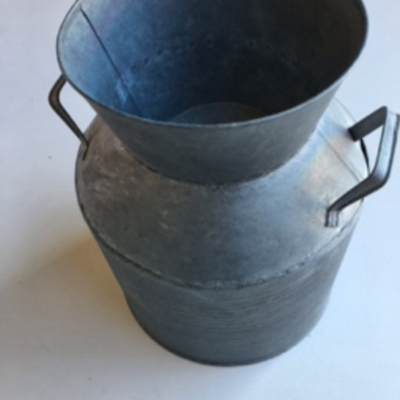 Bottomless tin rustic bucket