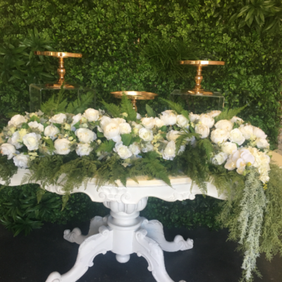 1.3m green and white cascading floral runner