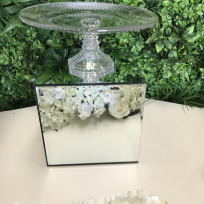 Crystal glass cake stand