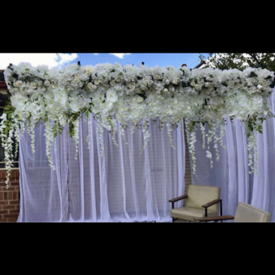 2.5m white floral runner