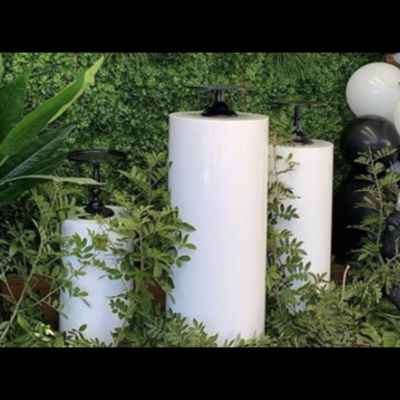 50cm x 30cm white round plinth