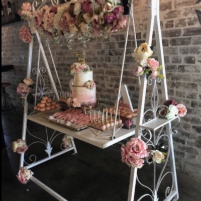 White cake swing