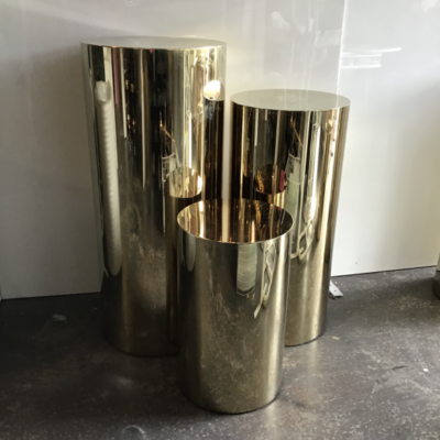 90cm round gold plinth
