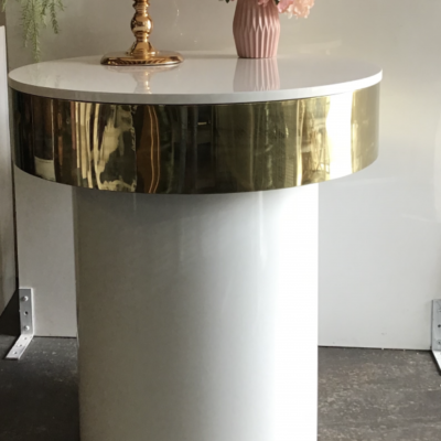 Gold lux and white round table