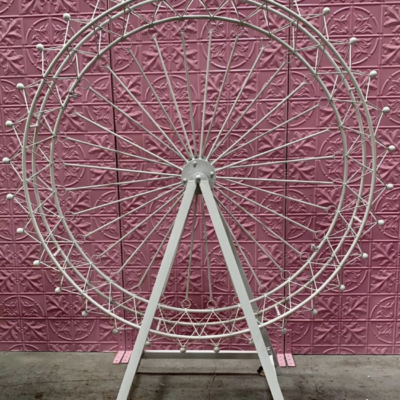 2m White Ferris wheel