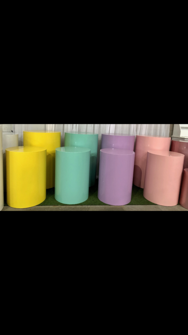 70cm x 50cm round yellow plinth
