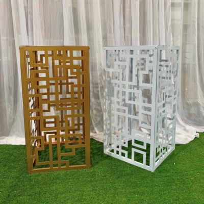 Geometric gold/white pedestal