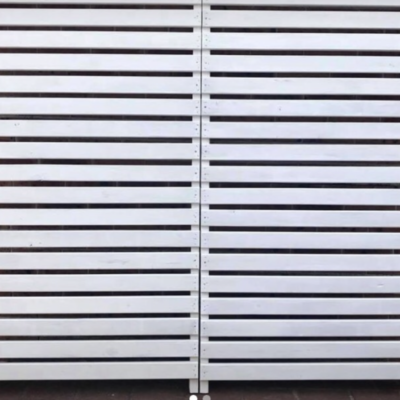 White pallet wall