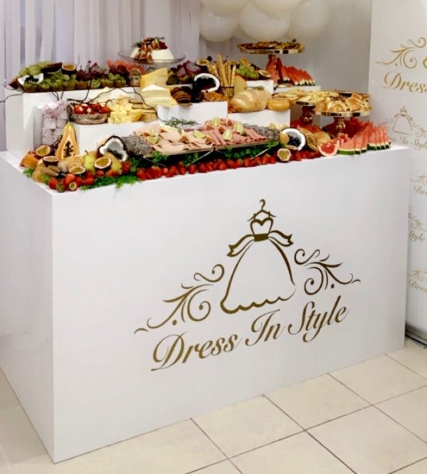 1.5m white lux table