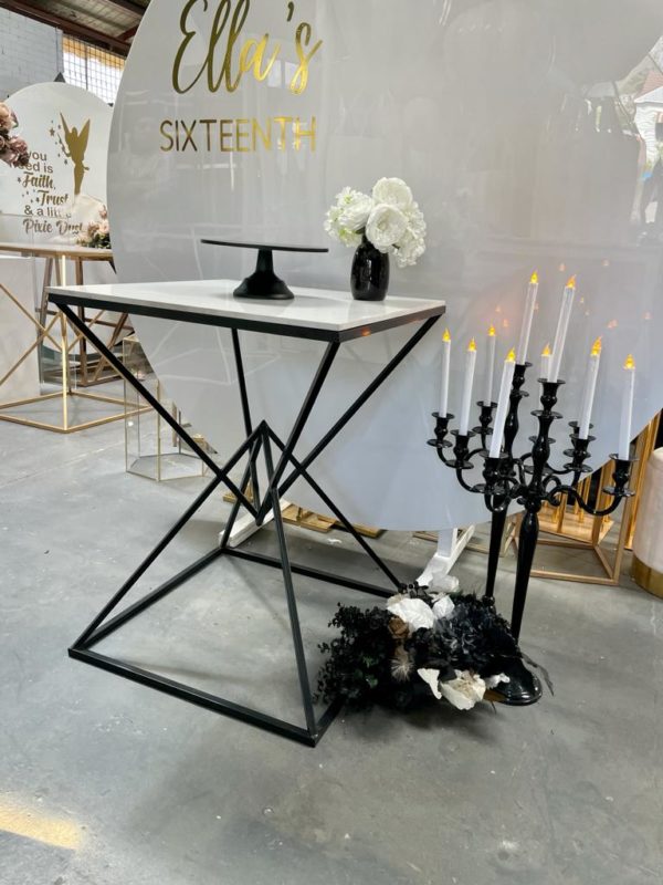 Black diamond table