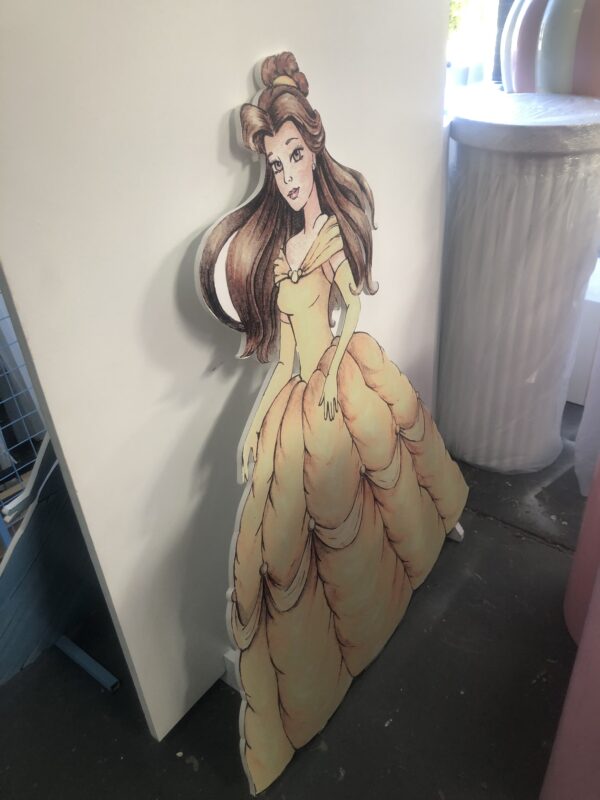 Belle cut out