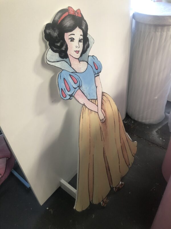 Snow white cut out